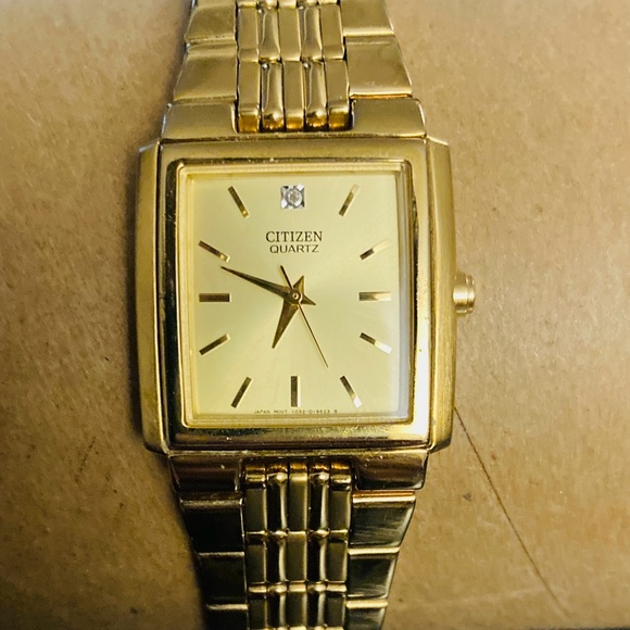 Citizen Quartz Vintage Gold Tone Watch Rectangle Dial w/ diamond at 12 o'clock! - Picture 6 of 13